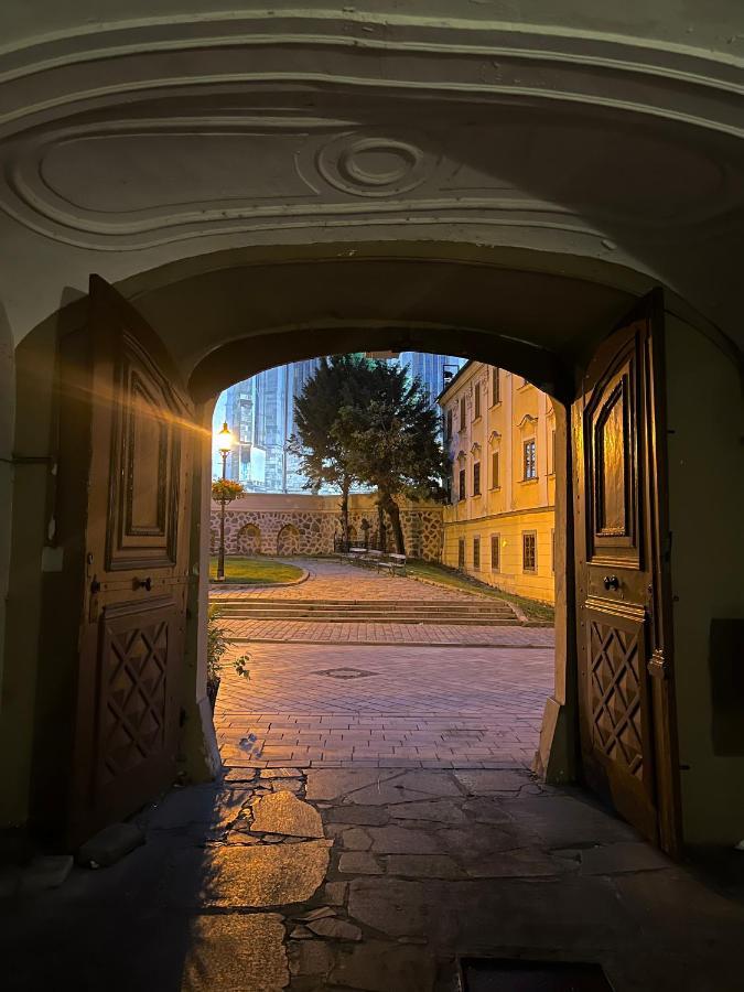 Apartamento Csaky Palace Bratislava 1 Exterior foto